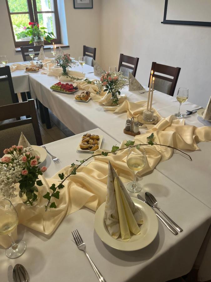 Hospudka Na Konci Sveta Hotel Novy Jicin Luaran gambar
