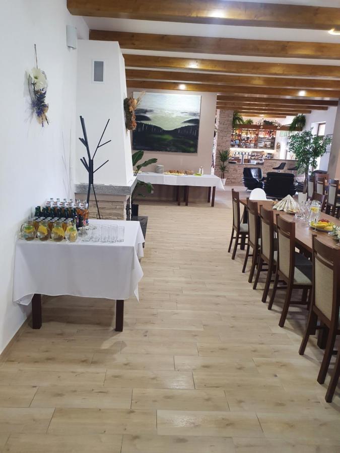 Hospudka Na Konci Sveta Hotel Novy Jicin Luaran gambar